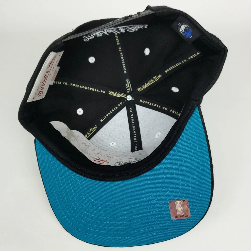 Dallas Mavs Mitchell & Ness Snapback Cap Hat White 3D Logo Black Mavericks NWT‎